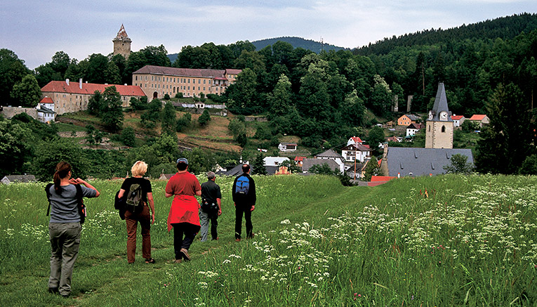 Wzaq-czech-republic-walking-8